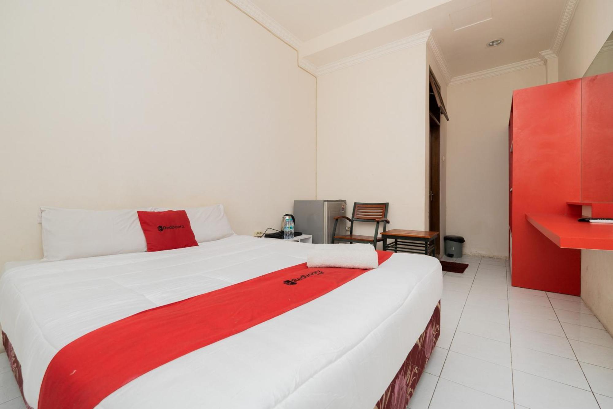 Reddoorz Plus @ Gunungsari Surabaya Kedurus Eksteriør bilde